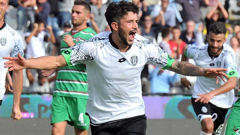 里程碑夜！亚特兰大防线松动，荷甲国际比赛日刷纪录，引发热议，团队化学反应显著的简单介绍