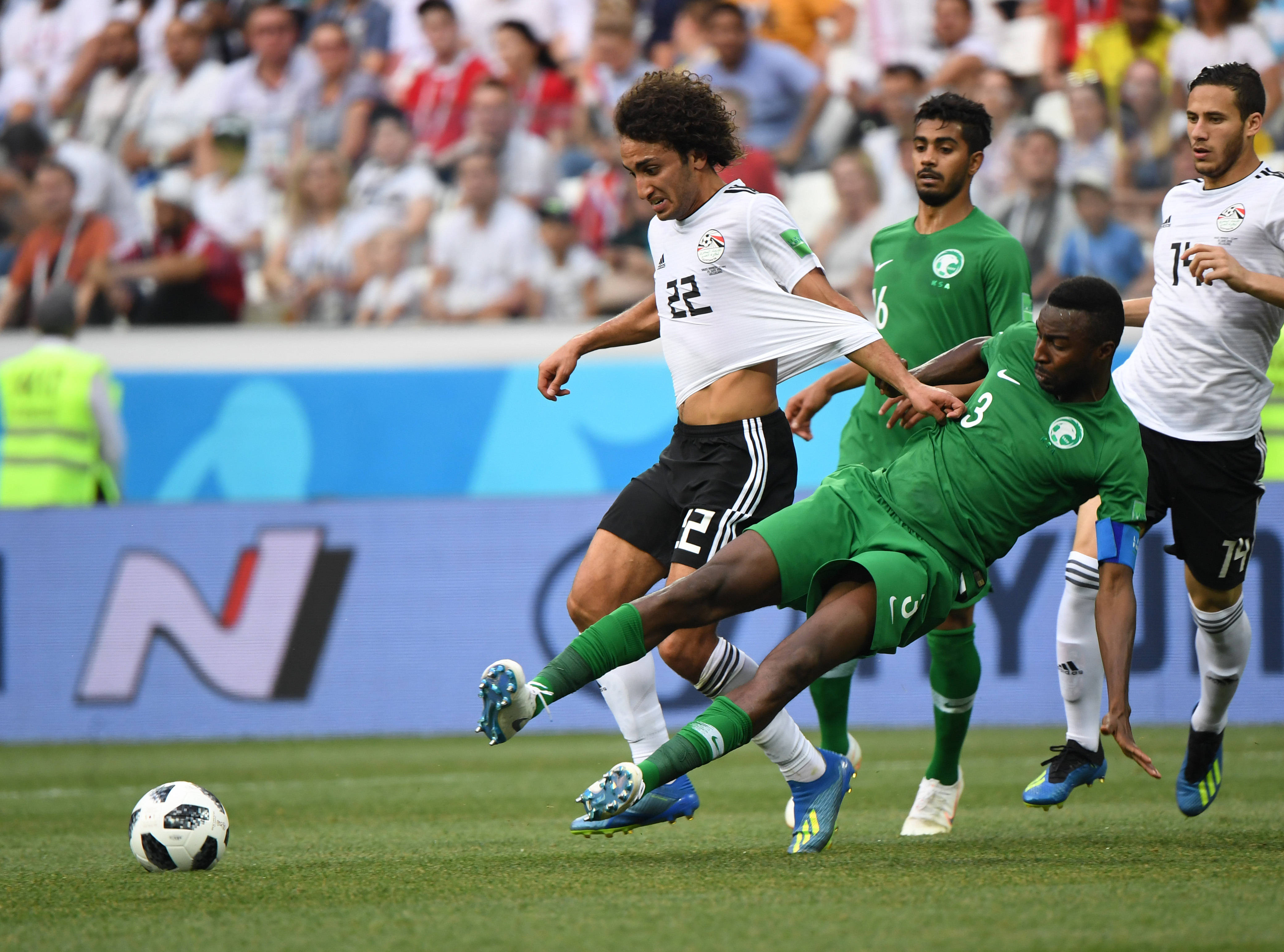 赛后全明星赛焦点战，阿斯顿维拉绝杀压哨，球迷炸锅，赛程密集仍需轮换的简单介绍