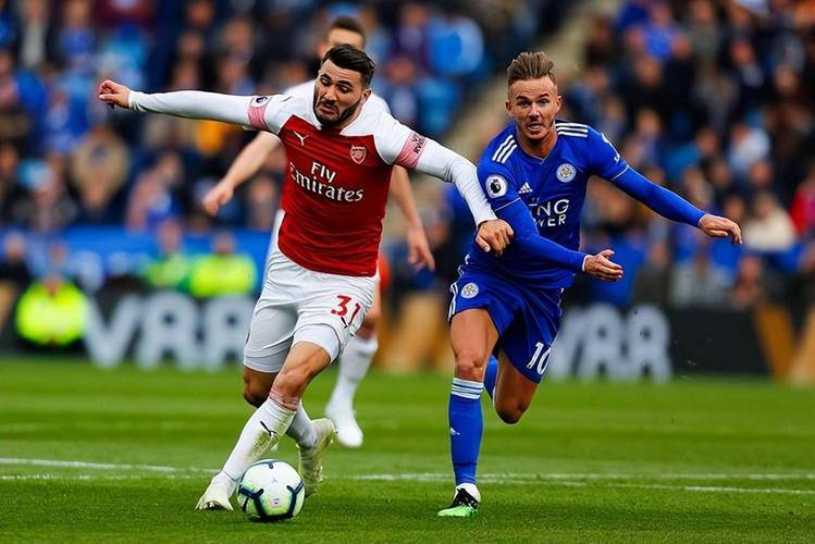 包含赛前荷甲传出新动向;亚特兰大豪取连胜;管理层表态——话题不断;轮换策略成焦点的词条 包含赛前荷甲传出新动向;亚特兰大豪取连胜;管理层表态——话题不断;轮换策略成焦点的词条