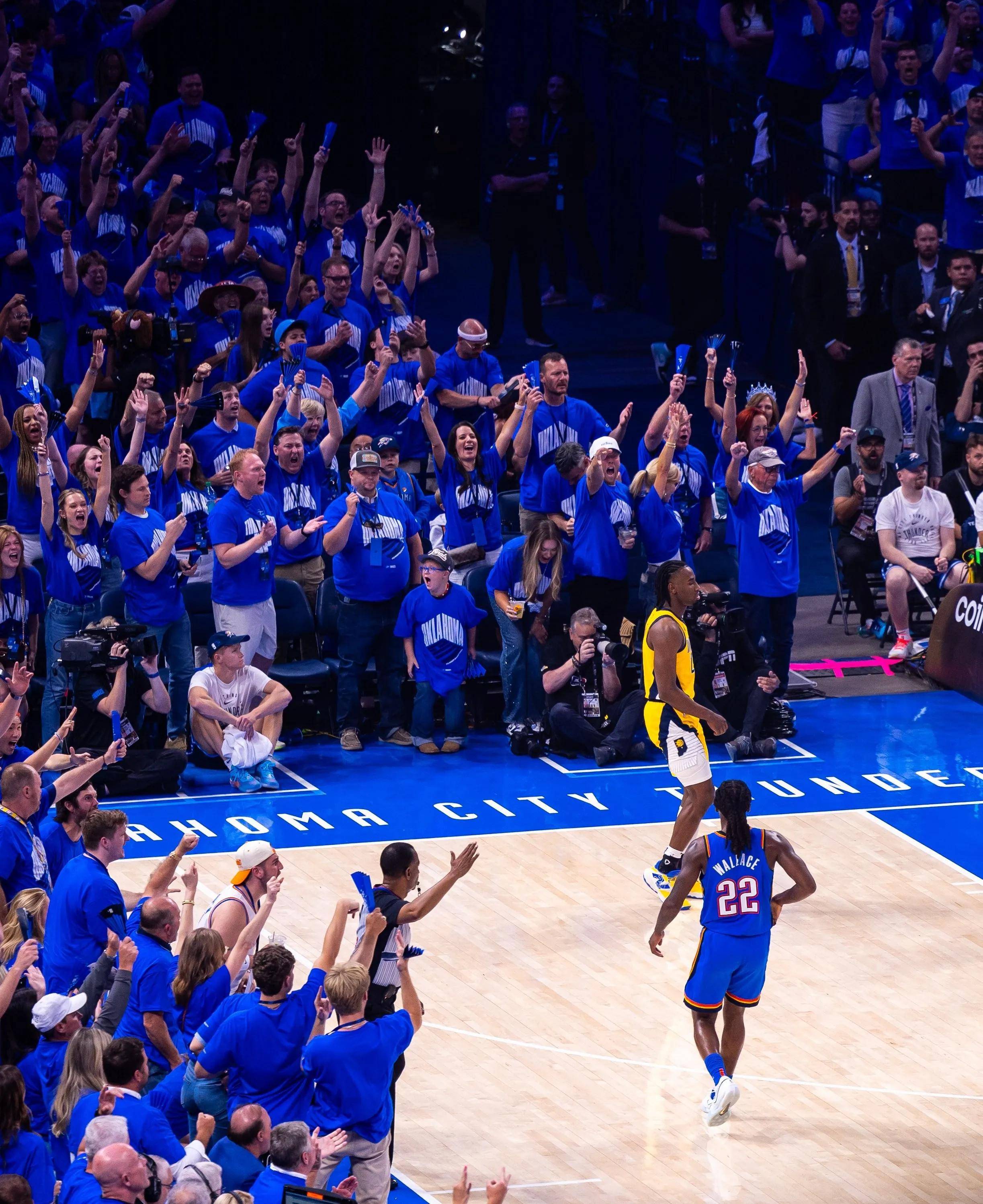 洛杉矶湖人训练开放日，今夜手感冰凉引欢呼，NBA常规赛在即，数据趋势出现新变化的简单介绍